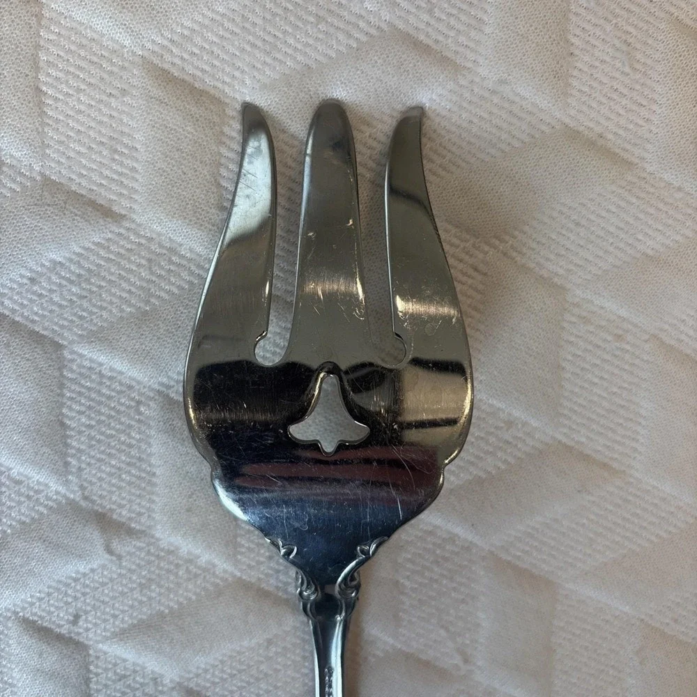 Oneida Stainless Steel Flatware Frederick II Serving Fork With Cut Out Design 9